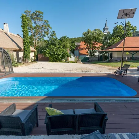 Döbrögi Wellness Maison d'hôtes