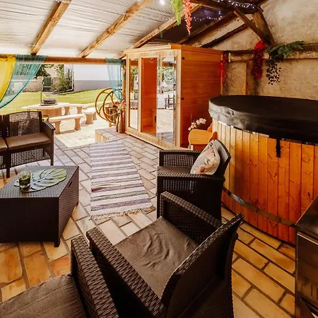 Döbrögi Wellness Maison d'hôtes